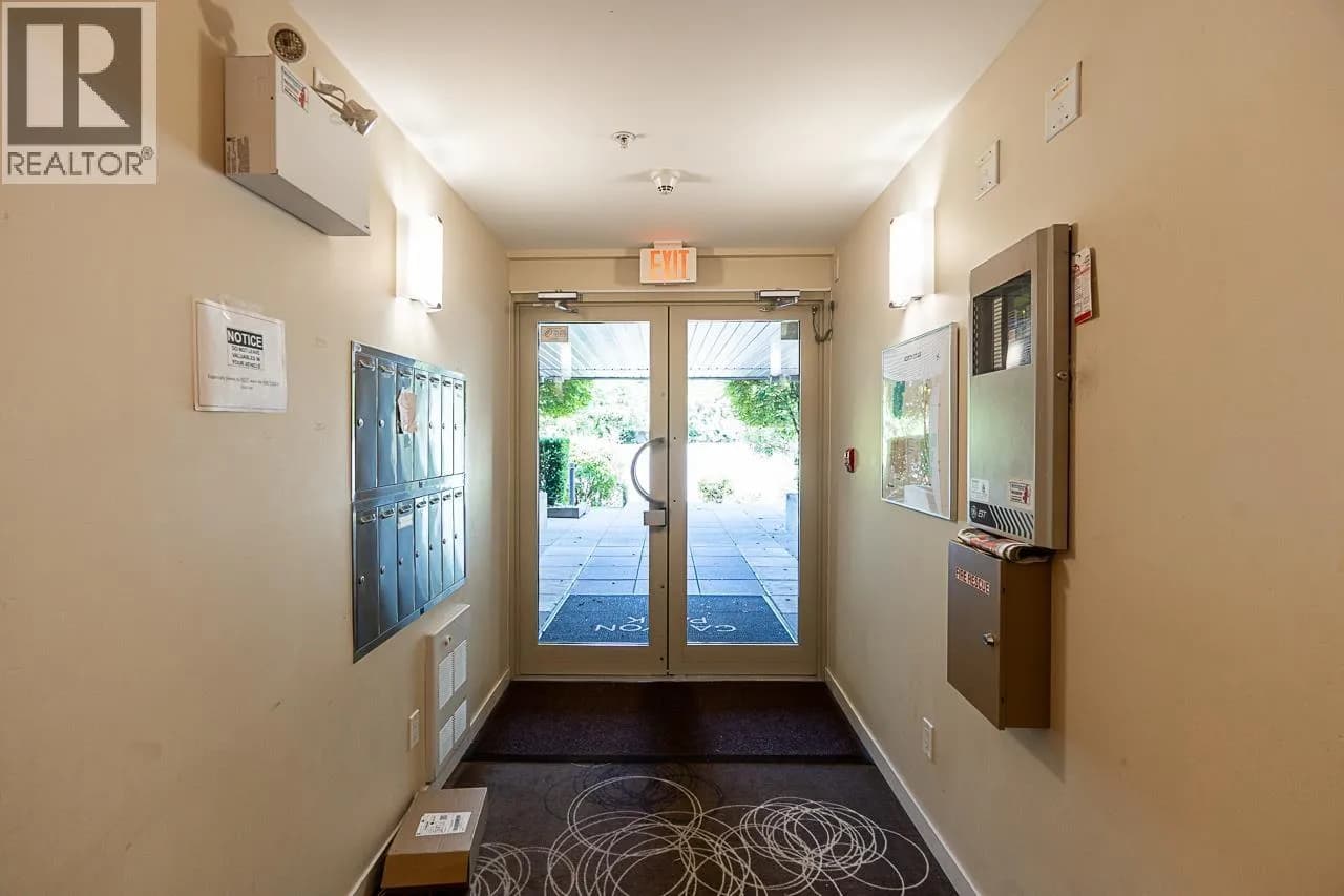 #206 2832 CAPILANO ROAD, North Vancouver, BC photo 4