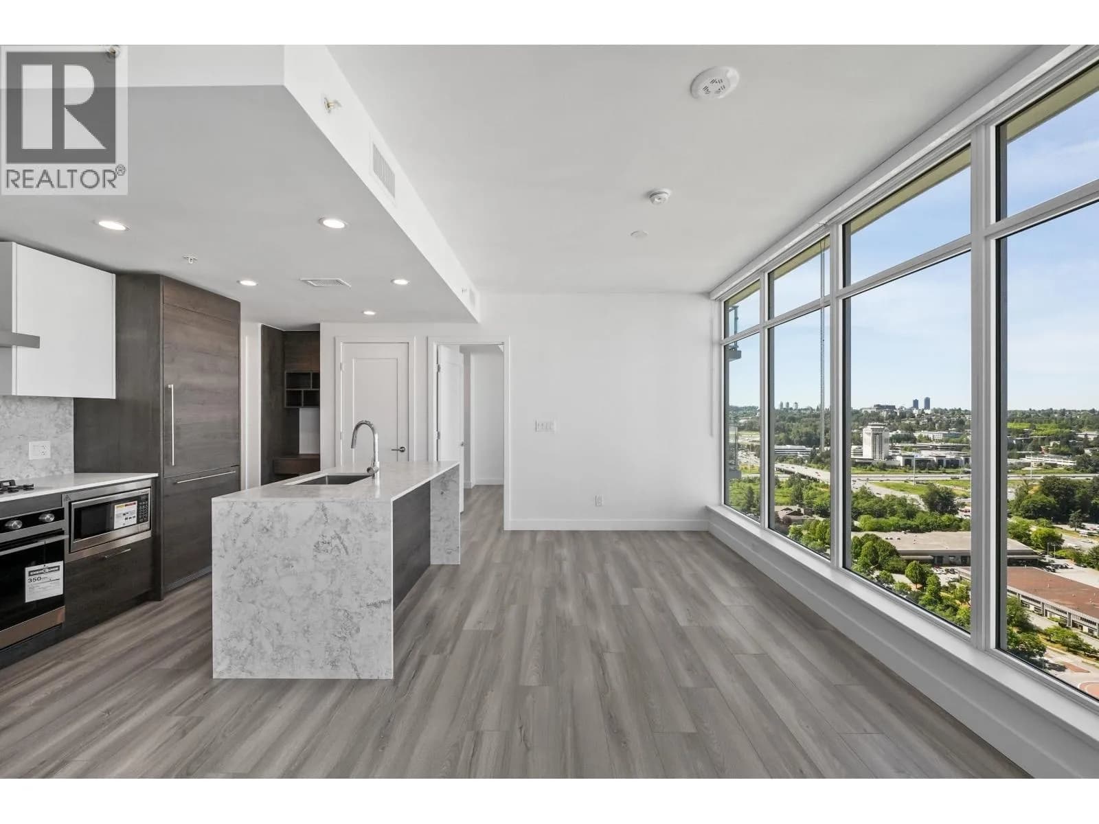 #2801 2381 BETA AVENUE, Burnaby, BC photo 2