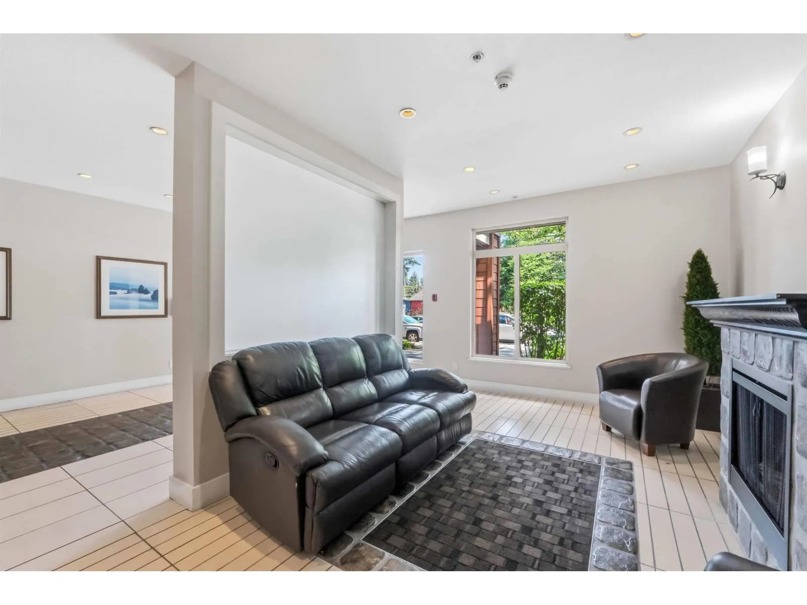 #421 15385 101A AVENUE, Surrey, BC photo 5