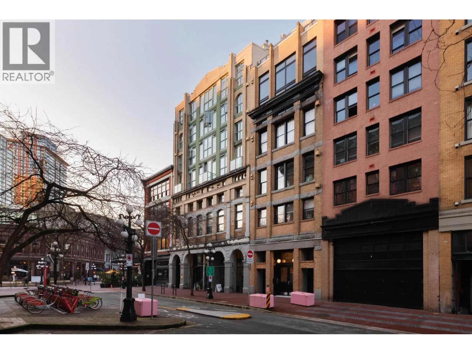 #308 27 ALEXANDER STREET, Vancouver, BC photo 3