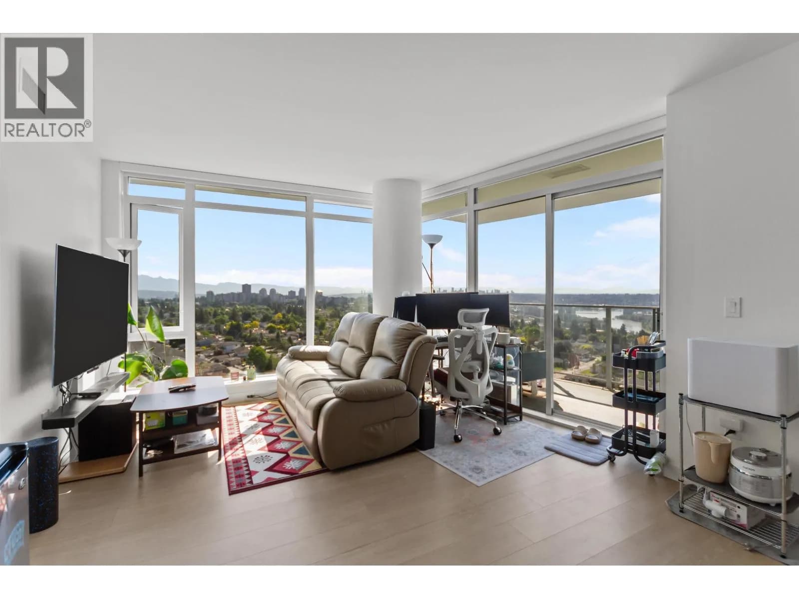 #1708 7769 PARK CRESCENT, Burnaby, BC photo 3