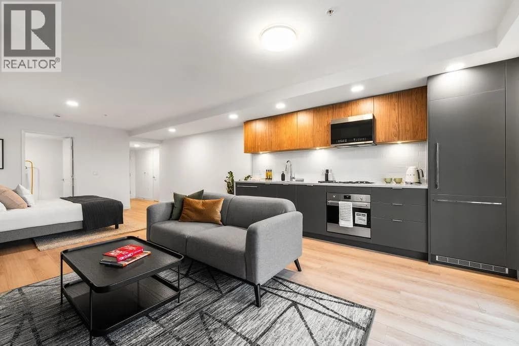 #307 2419 GRANT STREET, Vancouver, BC photo 3
