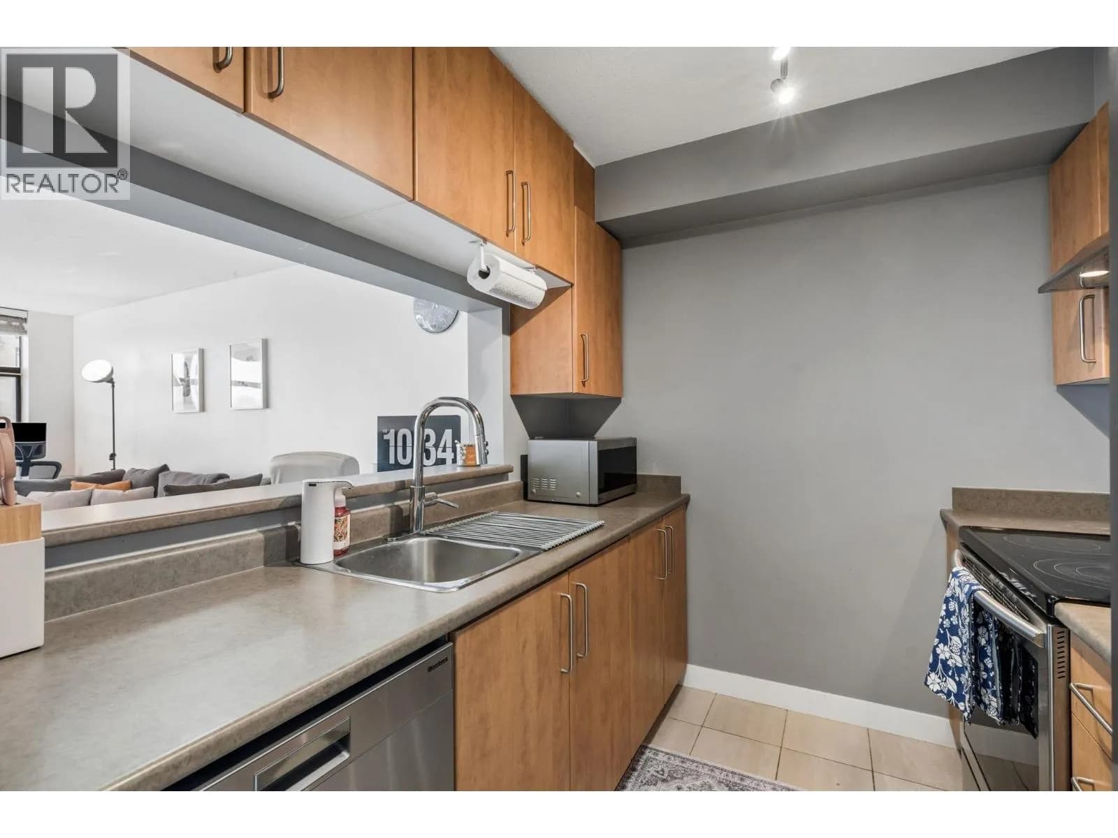 #1610 5380 OBEN STREET, Vancouver, BC photo 4