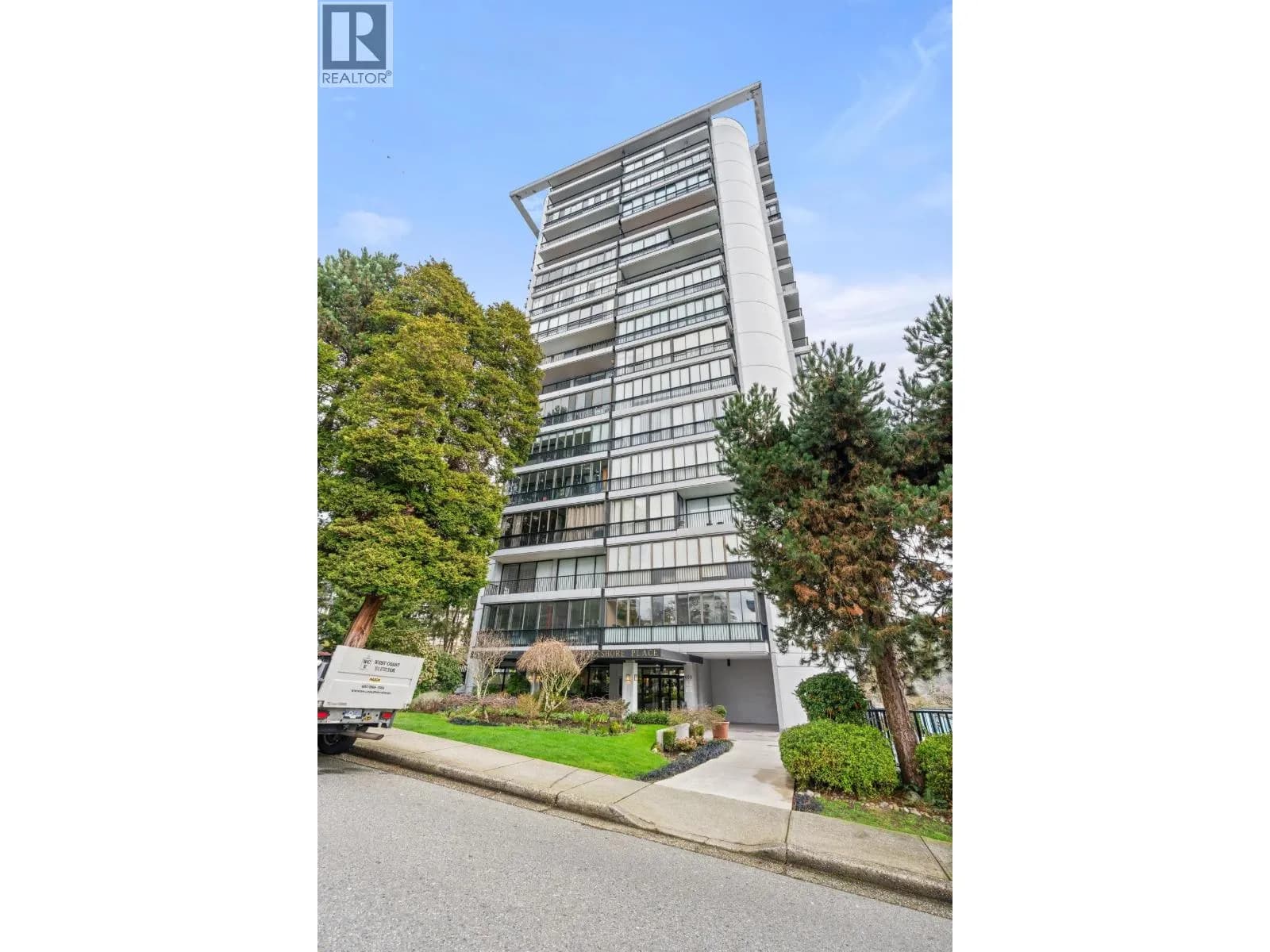 #704 650 16TH STREET, West Vancouver, BC photo 3
