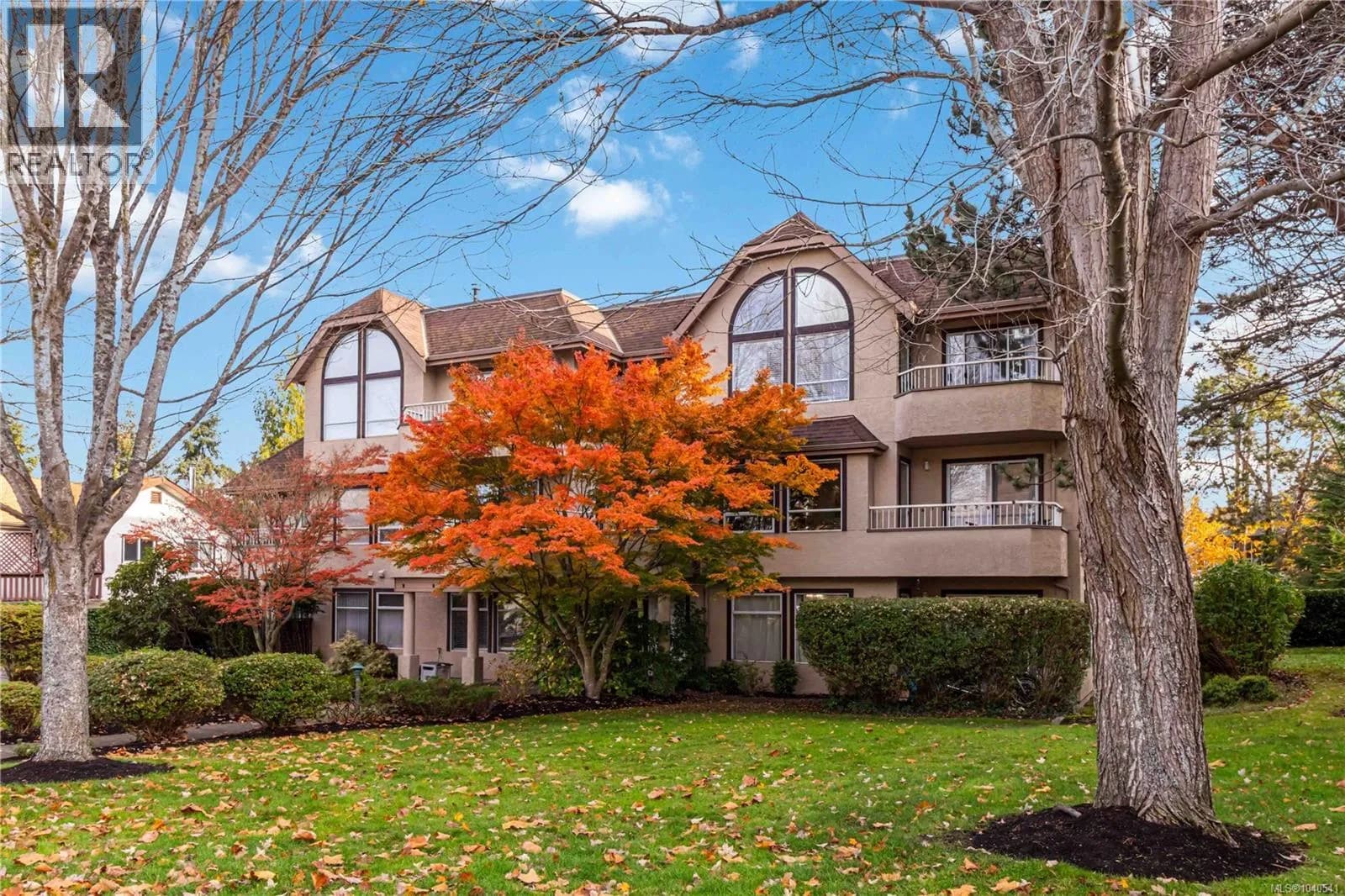 #104 3263 Alder St, Victoria, BC photo 2