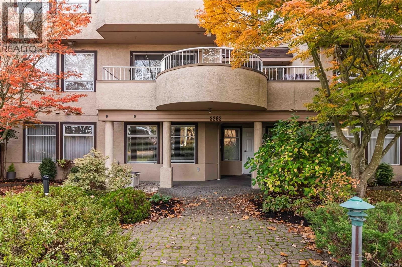 #104 3263 Alder St, Victoria, BC photo 3