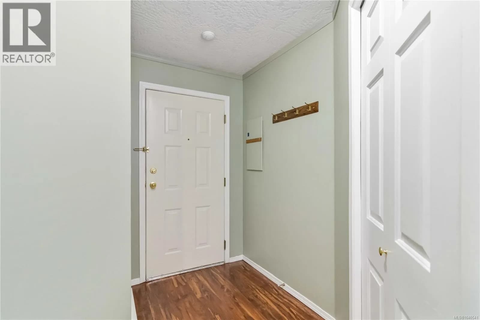 #104 3263 Alder St, Victoria, BC photo 5