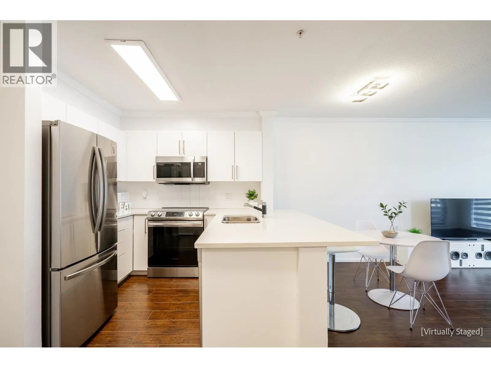 #204 260 NEWPORT DRIVE, Port Moody, BC photo 4
