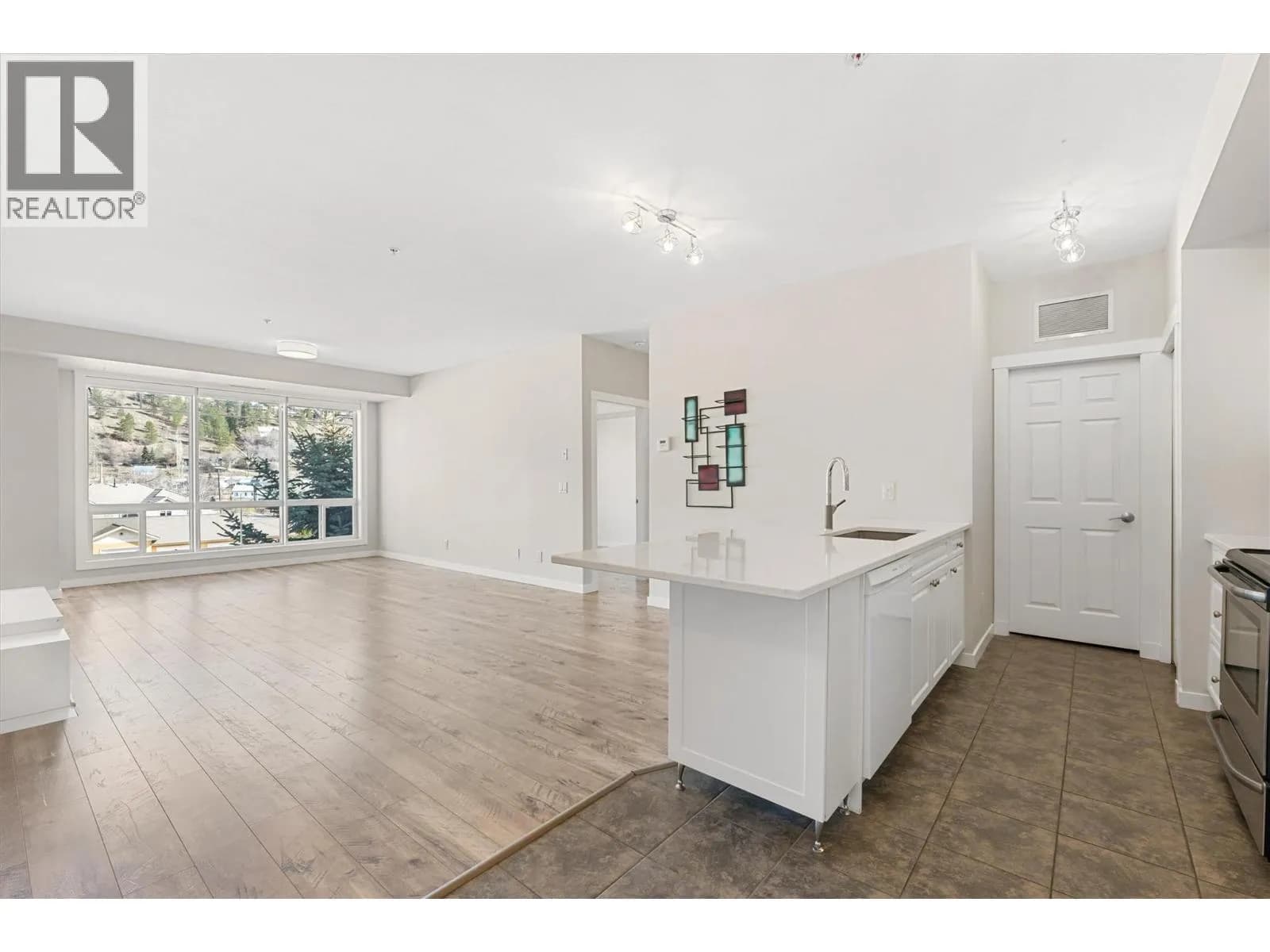 #303 3550 Woodsdale Road, Lake Country, BC photo 4