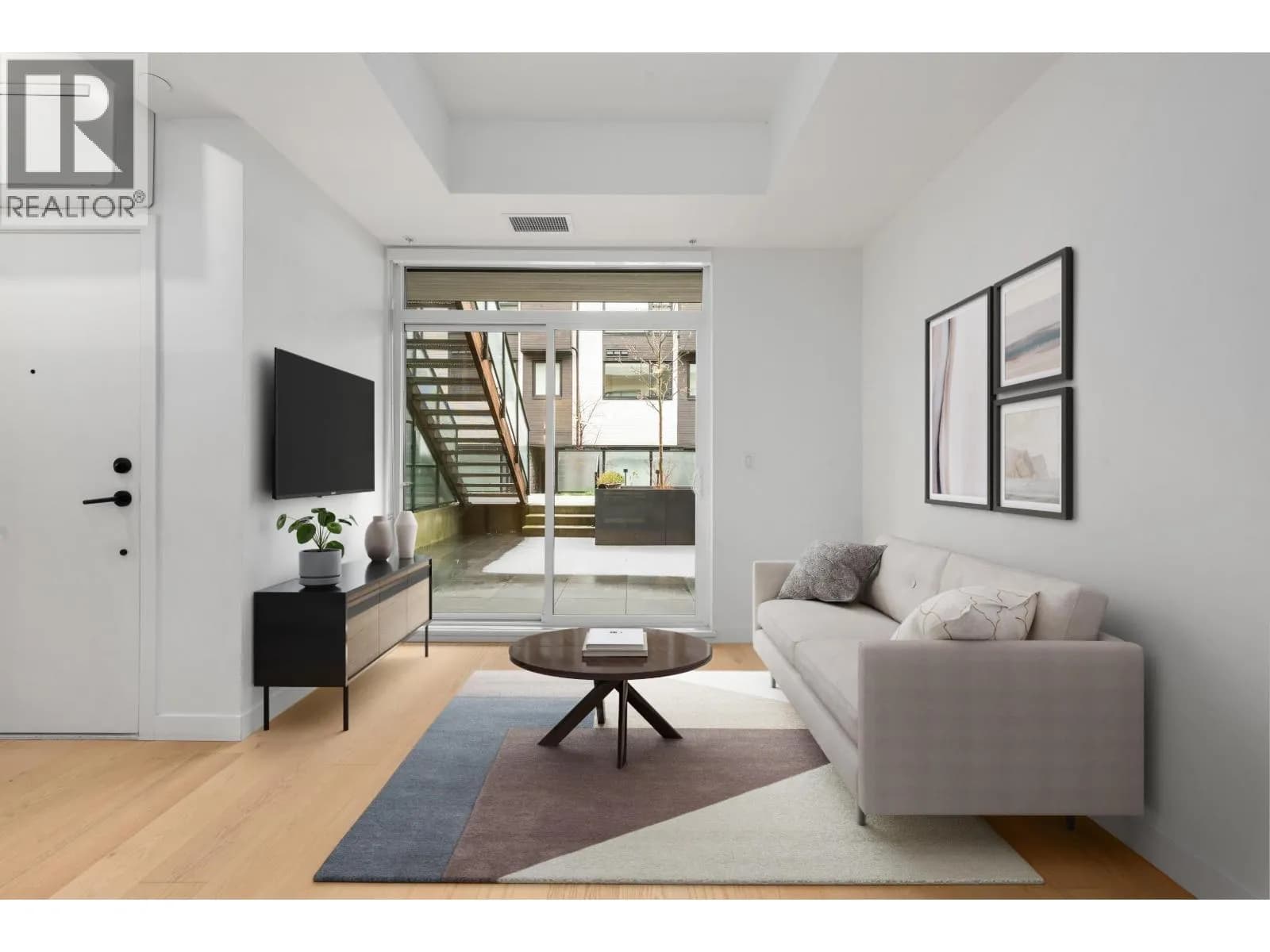 650 E 2ND STREET, North Vancouver