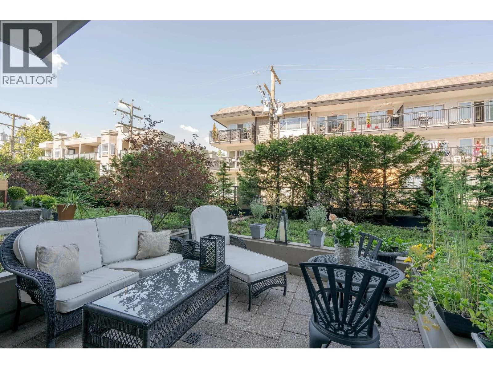 #302 160 W 3RD STREET, North Vancouver, BC photo 2