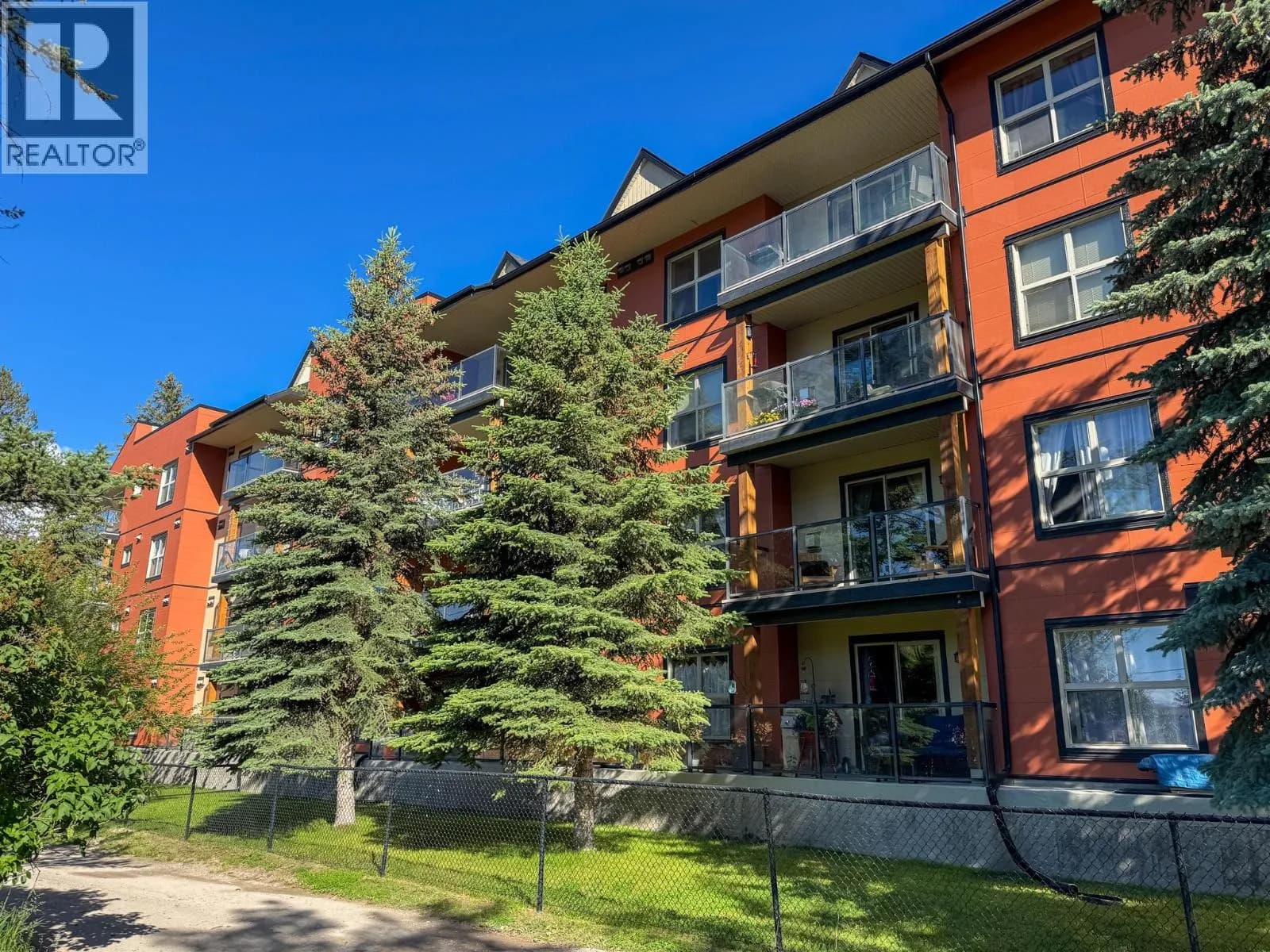 #2208 4874 Stanley Street, Radium Hot Springs, BC photo 5