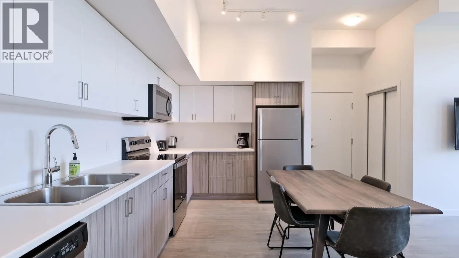 #PH11 625 Academy Way, Kelowna, BC photo 5