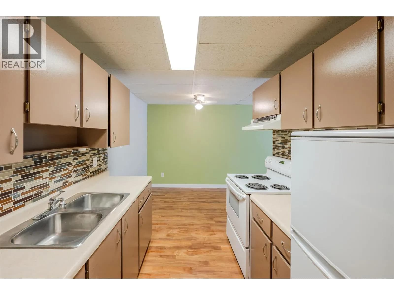 #211 1410 Penticton Avenue, Penticton, BC photo 5