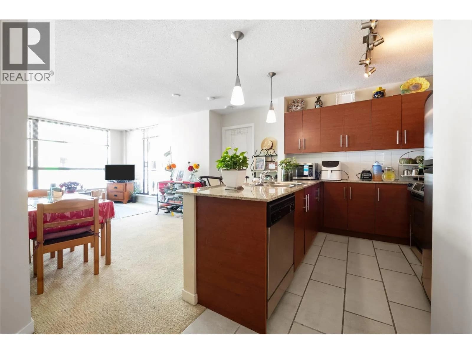 #806 814 ROYAL AVENUE, New Westminster, BC photo 5