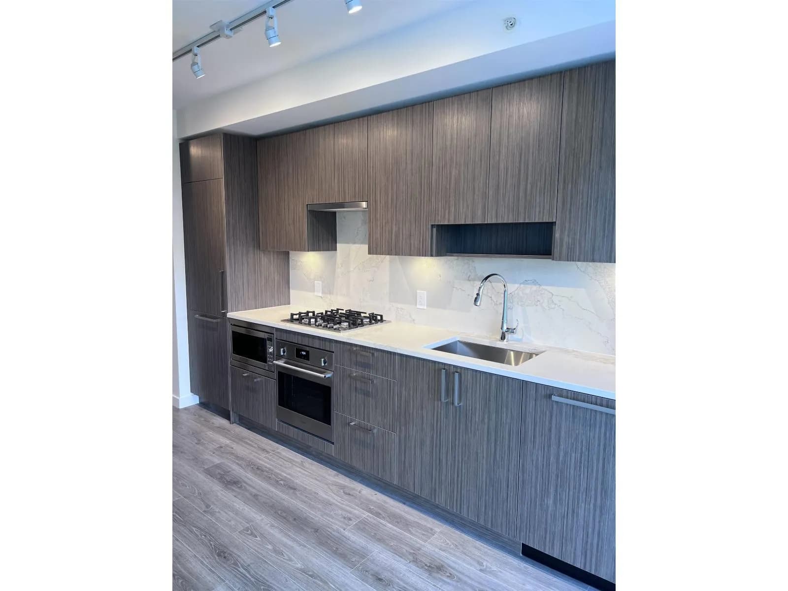 13350 CENTRAL AVENUE, Surrey