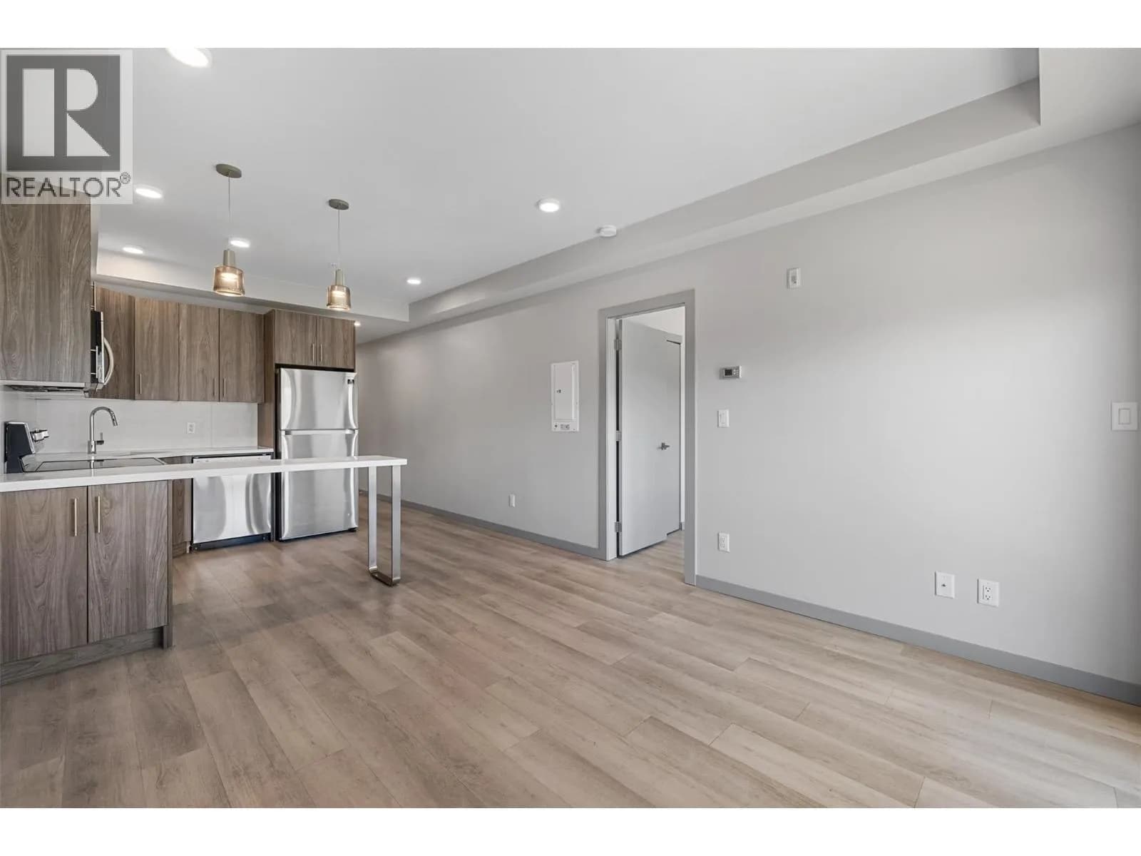 #325 345 Dougall Road, Kelowna, BC photo 5