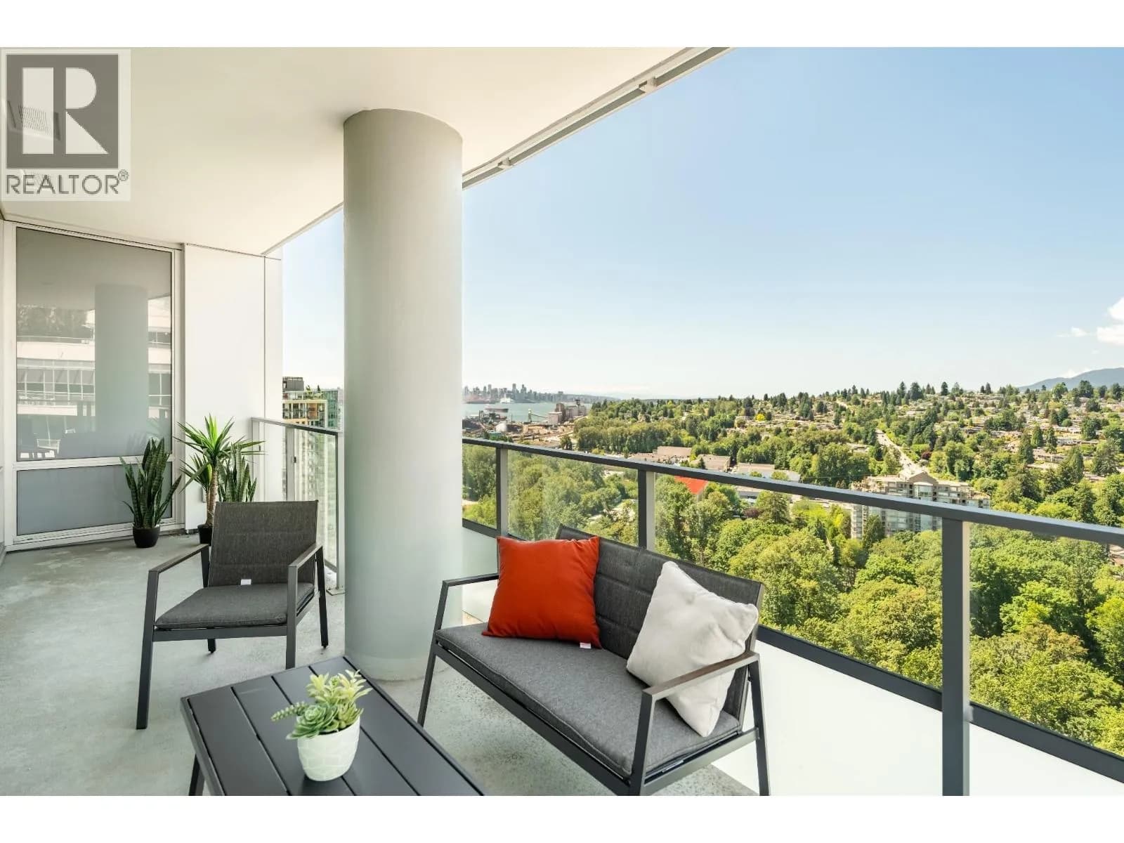 #2801 1500 FERN STREET, North Vancouver, BC photo 4