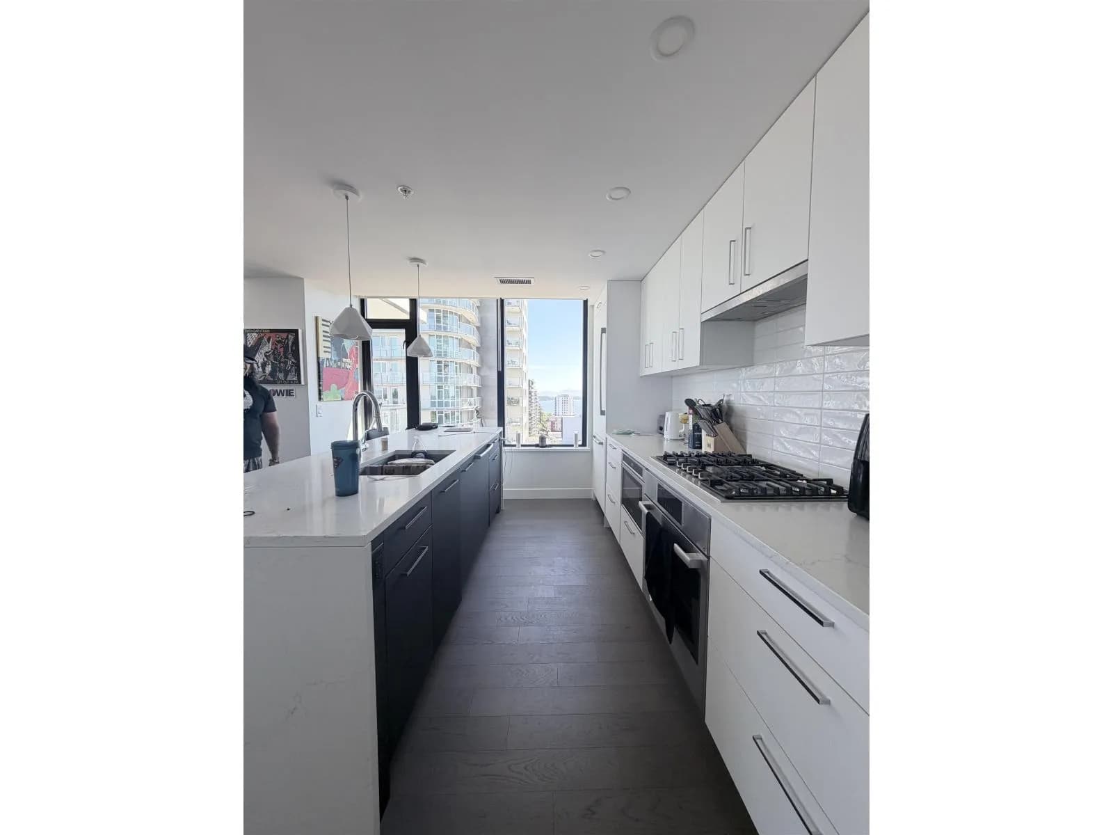 1588 JOHNSTON ROAD, White Rock