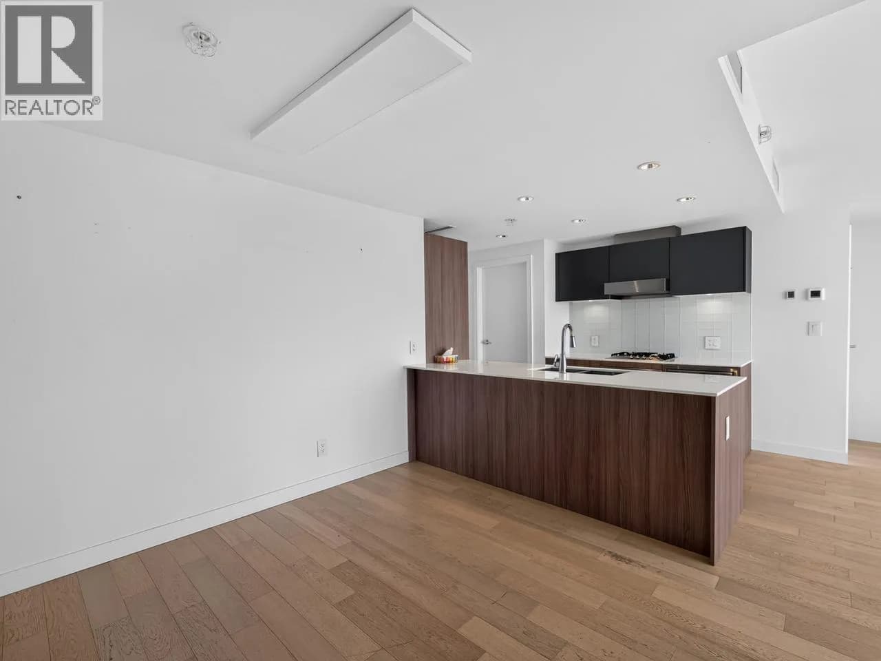 #906 2221 E 30TH AVENUE, Vancouver, BC photo 4