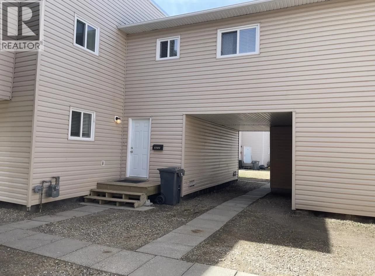 8818 101 AVENUE, Fort St. John, BC photo 1