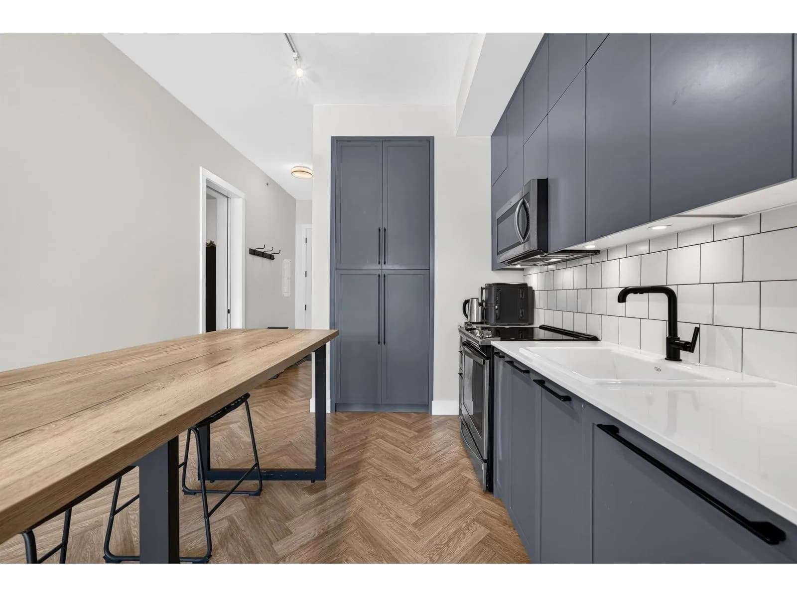 #407 10168 149 STREET, Surrey, BC photo 3