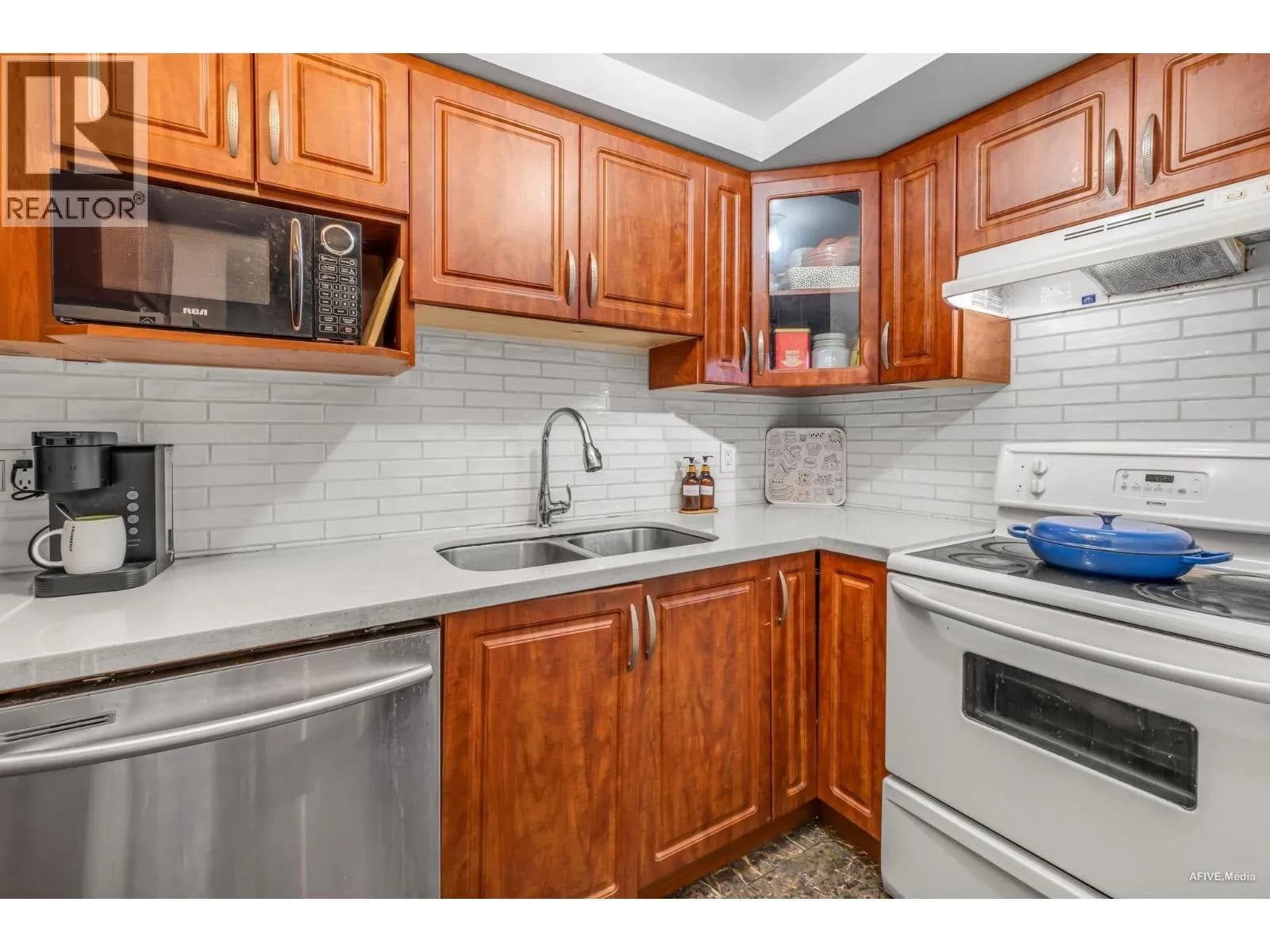 #503 6595 WILLINGDON AVENUE, Burnaby, BC photo 5