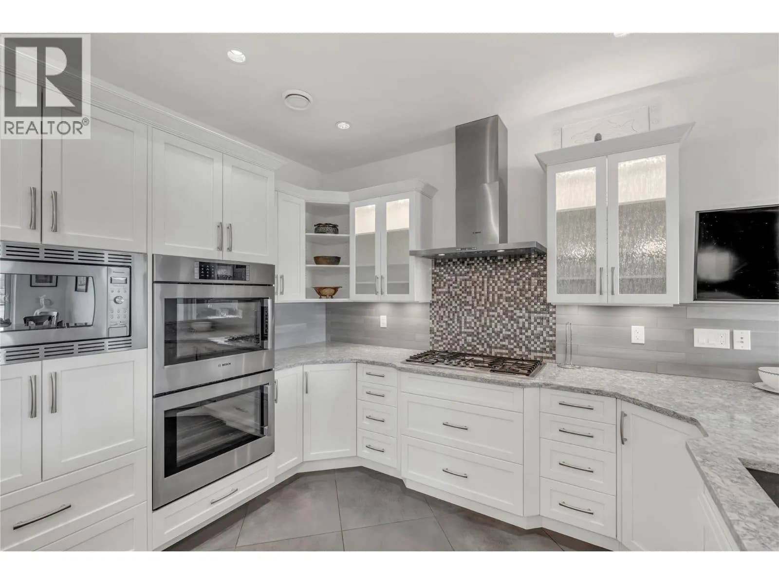 #1103 3388 Skaha Lake Road, Penticton, BC photo 4