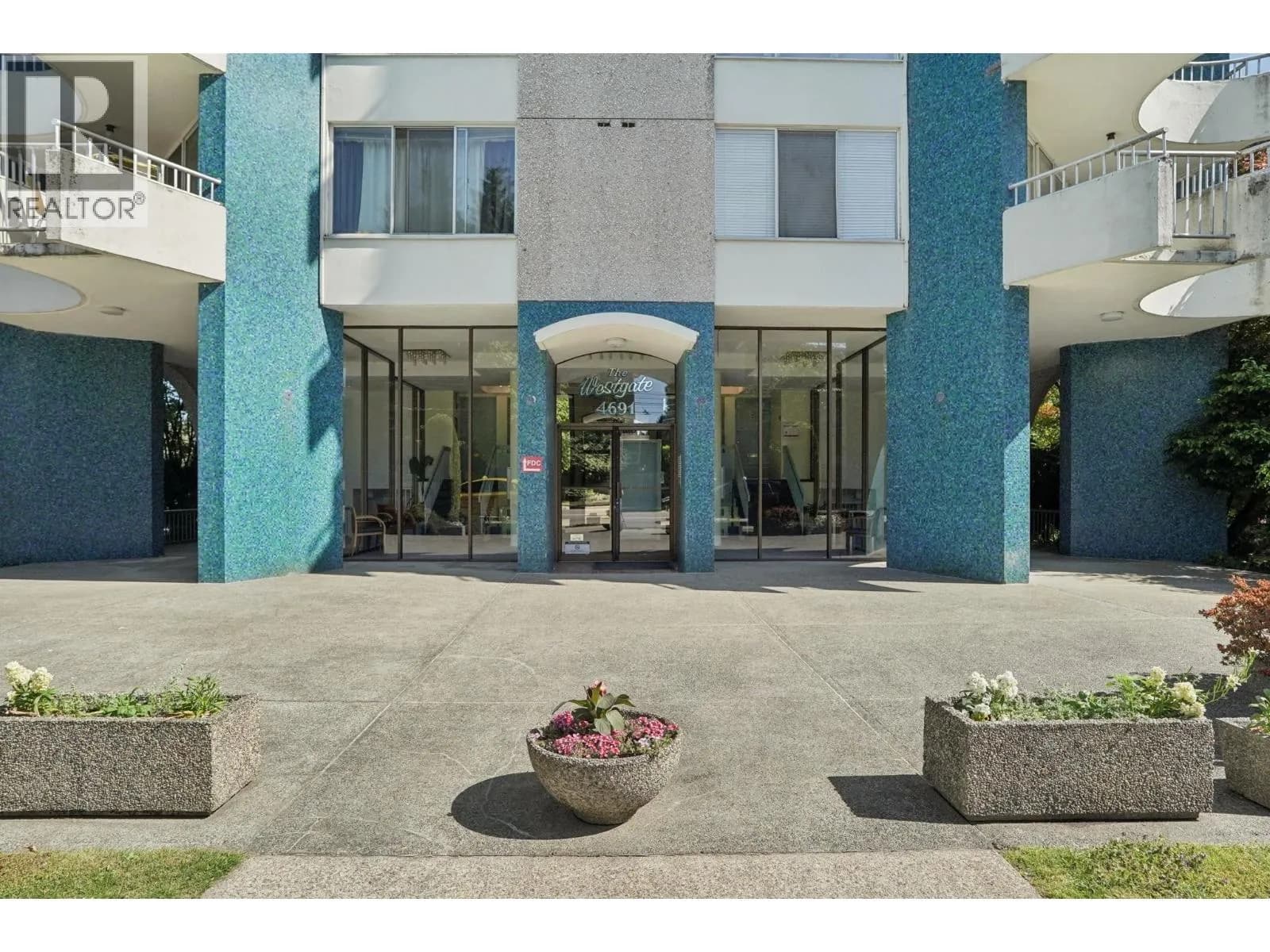 #201 4691 W 10TH AVENUE, Vancouver, BC photo 3