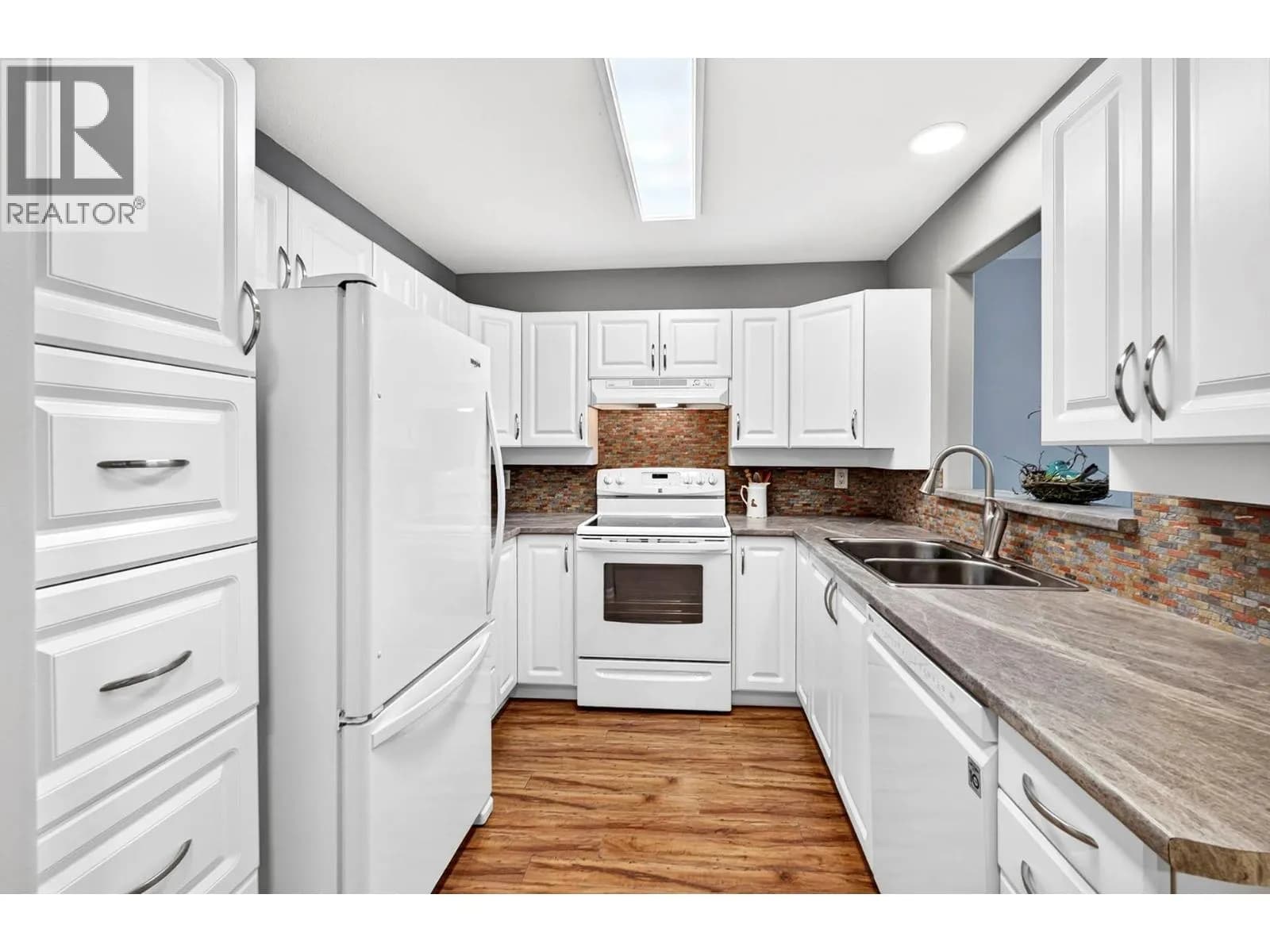 #102 510 Lorne Street, Kamloops, BC photo 4