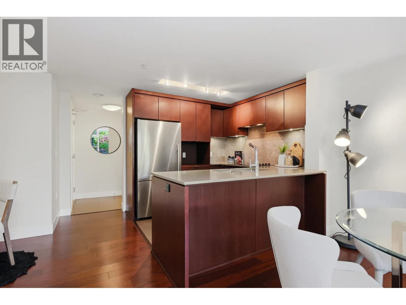 #205 158 W 13TH STREET, North Vancouver, BC photo 2