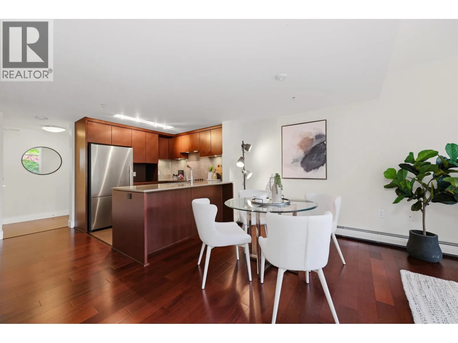 #205 158 W 13TH STREET, North Vancouver, BC photo 5