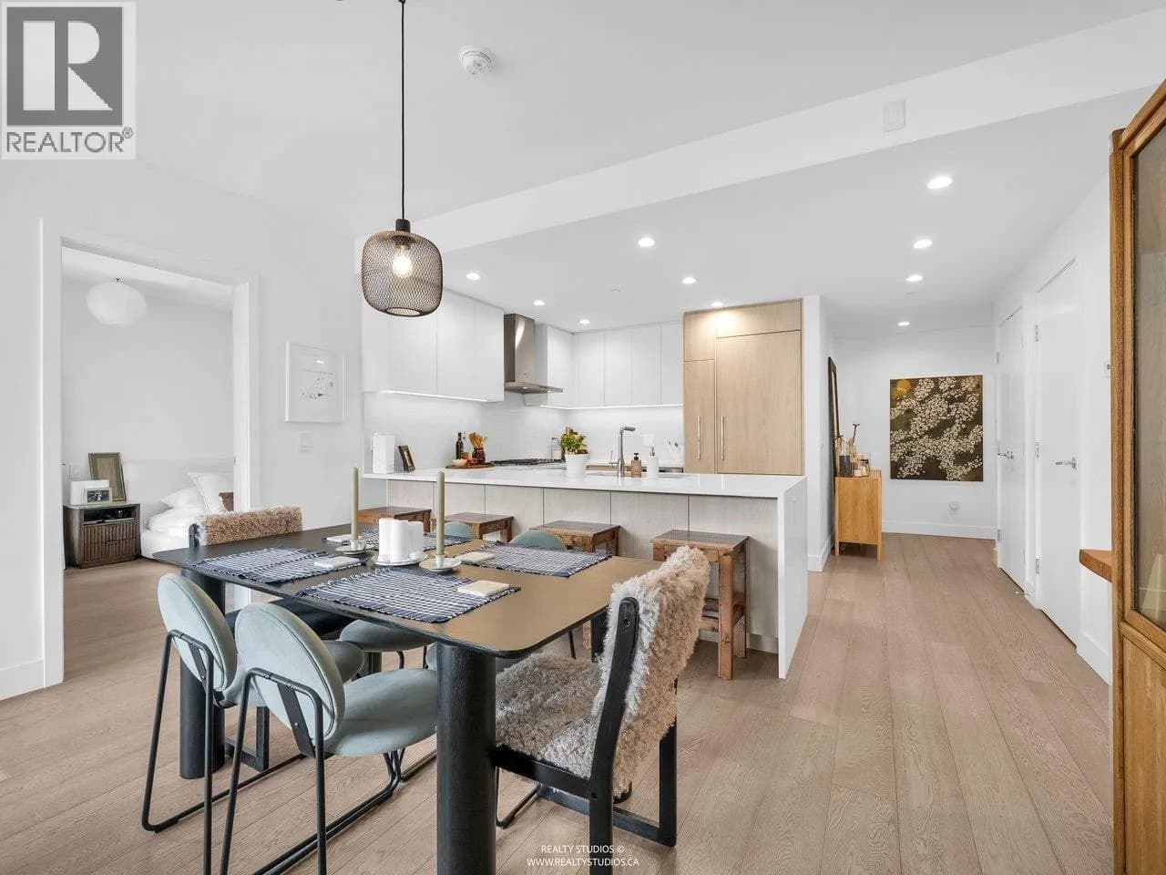 177 W 3RD STREET, North Vancouver