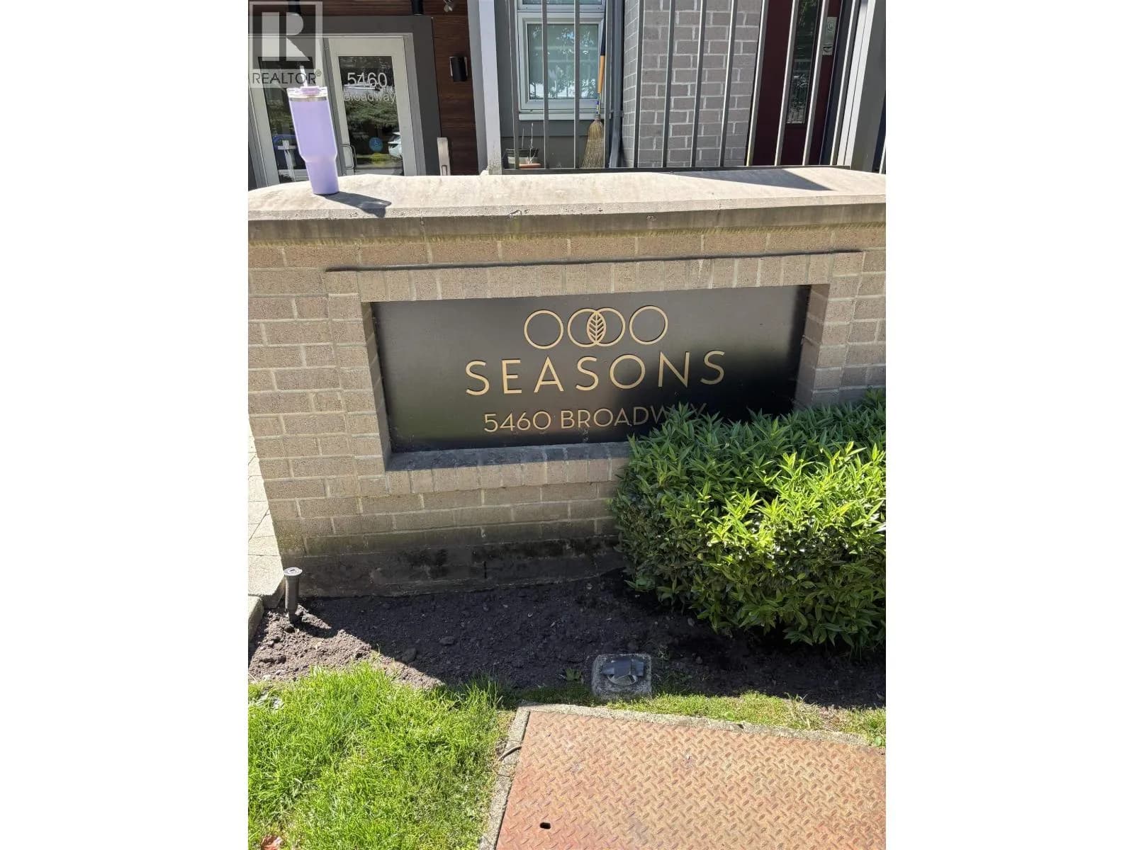 5460 BROADWAY, Burnaby