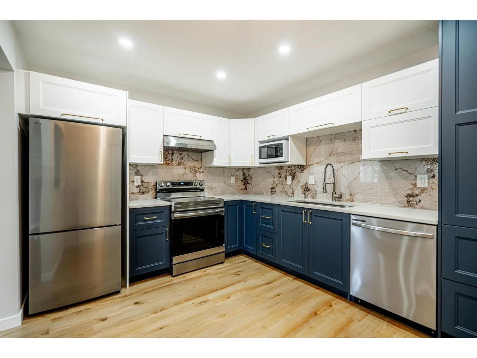 #211 1450 MERKLIN STREET, White Rock, BC photo 5