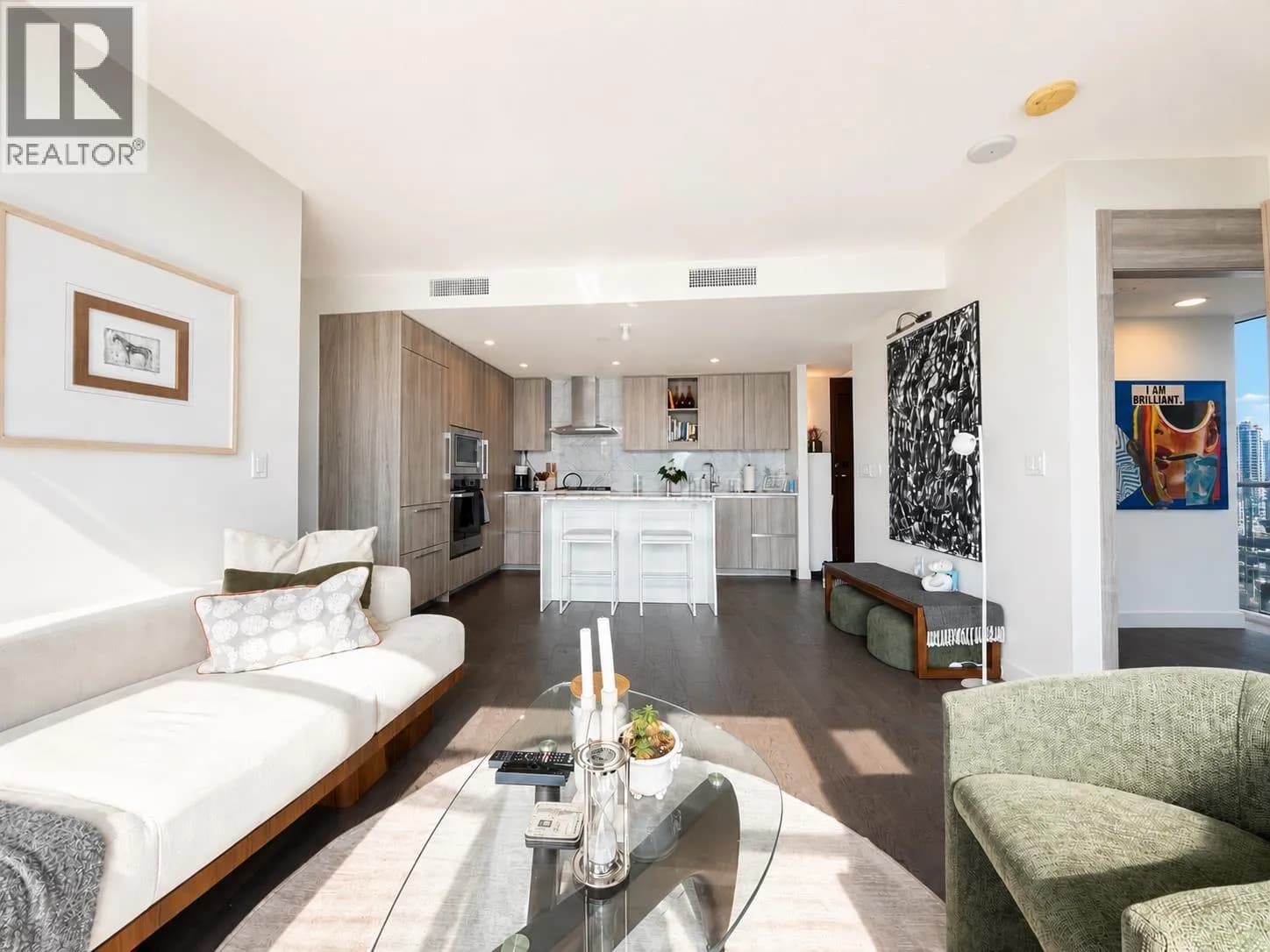 #2320 89 NELSON STREET, Vancouver, BC photo 3