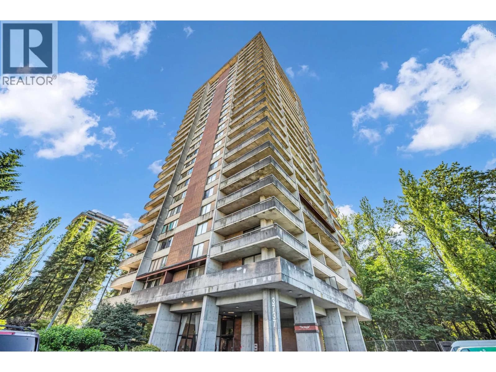 3737 BARTLETT COURT, Burnaby