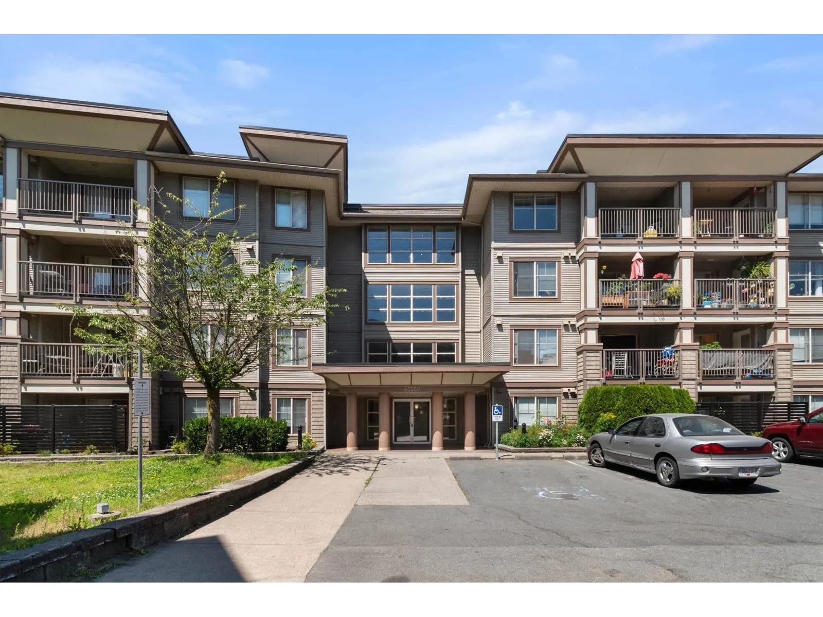 45559 YALE ROAD, Chilliwack