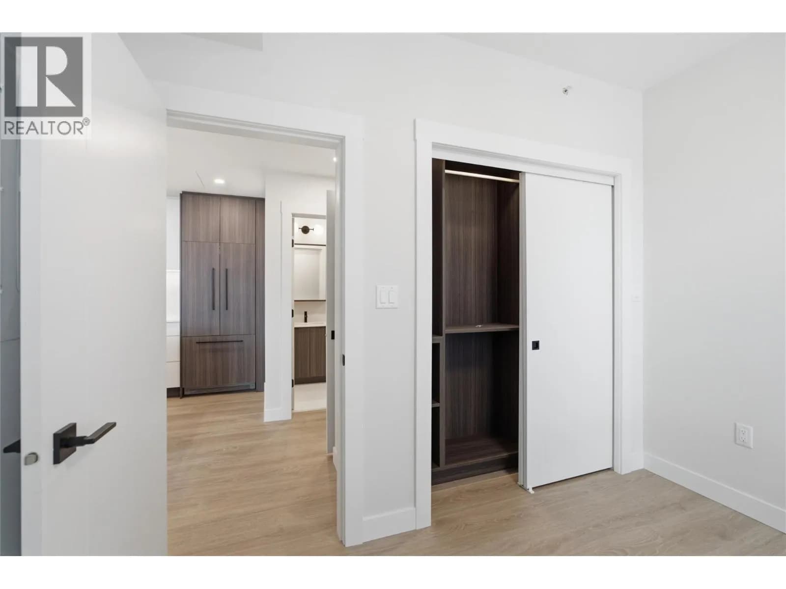 #1307 460 Nicola Street, Kamloops, BC photo 3