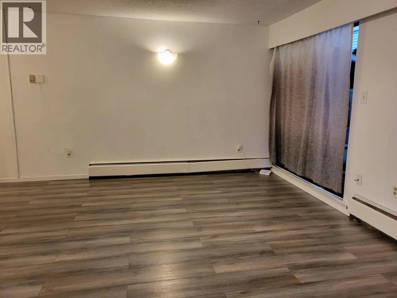 #112 515 ELEVENTH STREET, New Westminster, BC photo 2