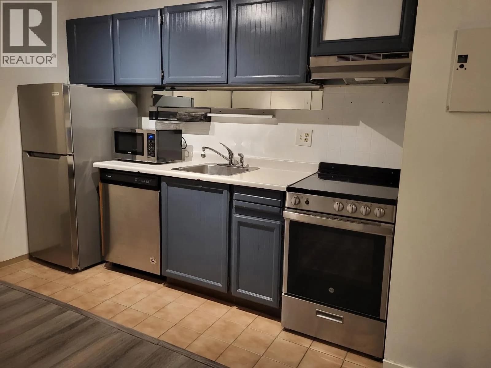 #112 515 ELEVENTH STREET, New Westminster, BC photo 4