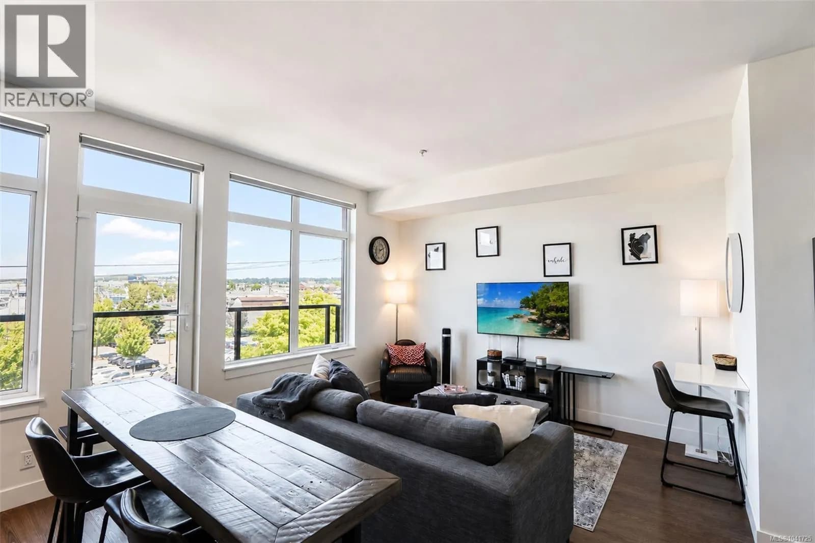 #415 515 Chatham St, Victoria, BC photo 5