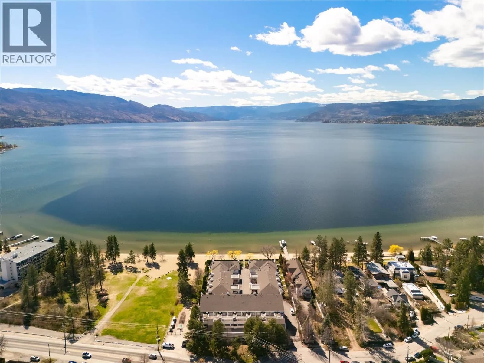 #305 4004 Bluebird Road, Kelowna, BC photo 2