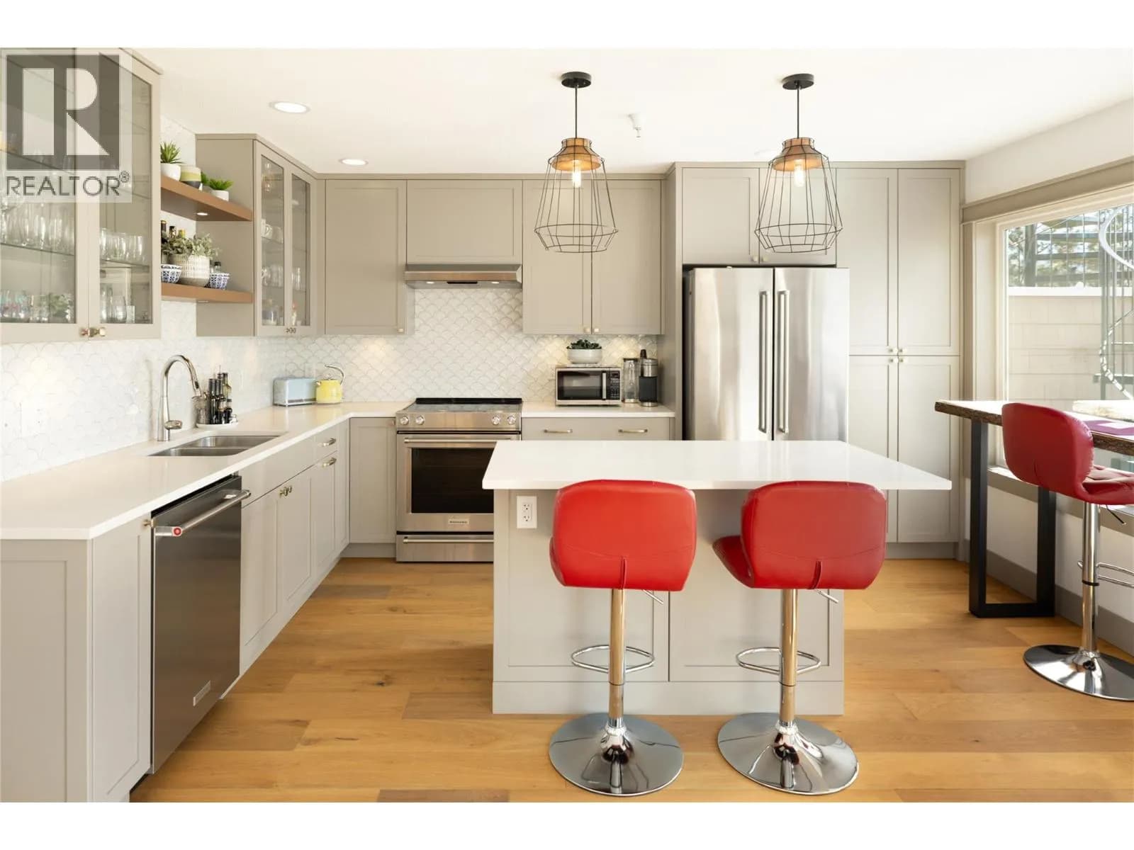 #305 4004 Bluebird Road, Kelowna, BC photo 3