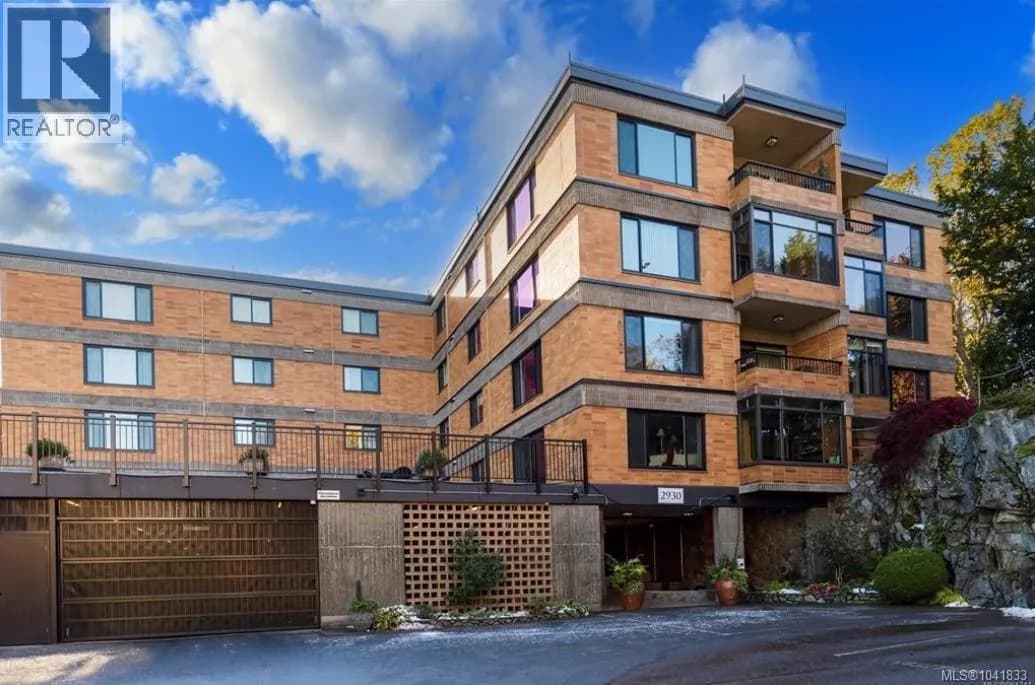 2930 Cook St, Victoria