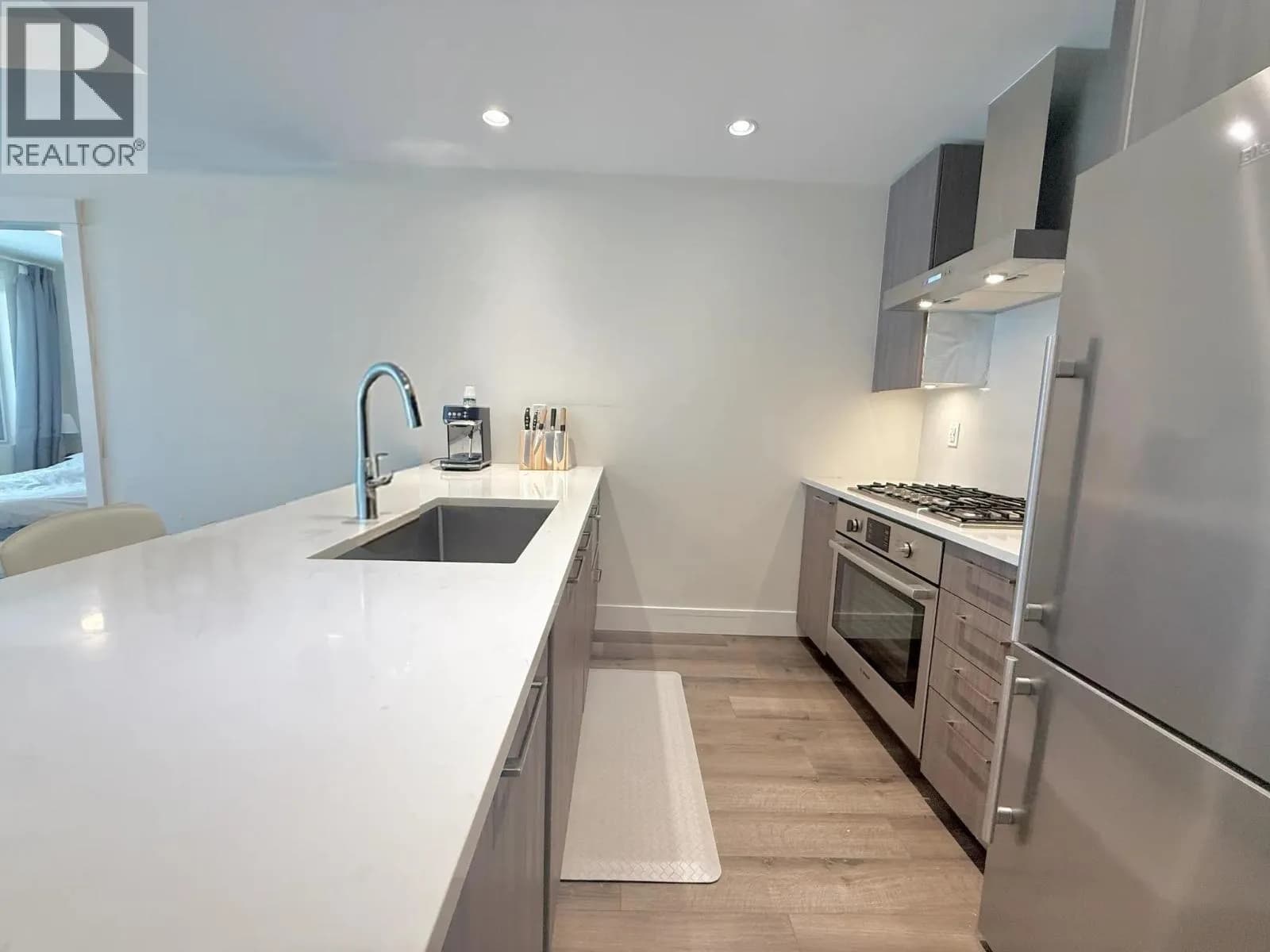 #302 10788 NO. 5 ROAD, Richmond, BC photo 5