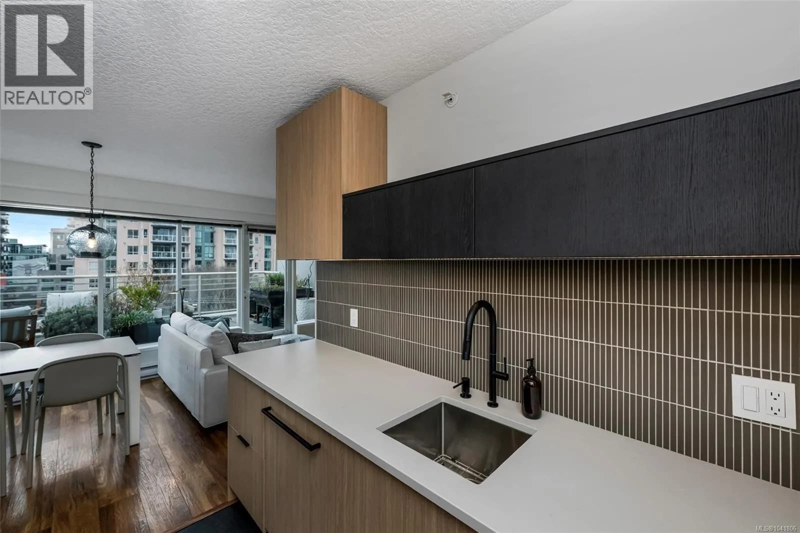 #509 1030 Yates St, Victoria, BC photo 2