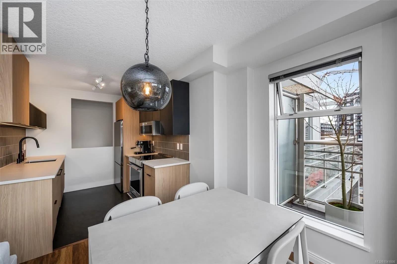 #509 1030 Yates St, Victoria, BC photo 5