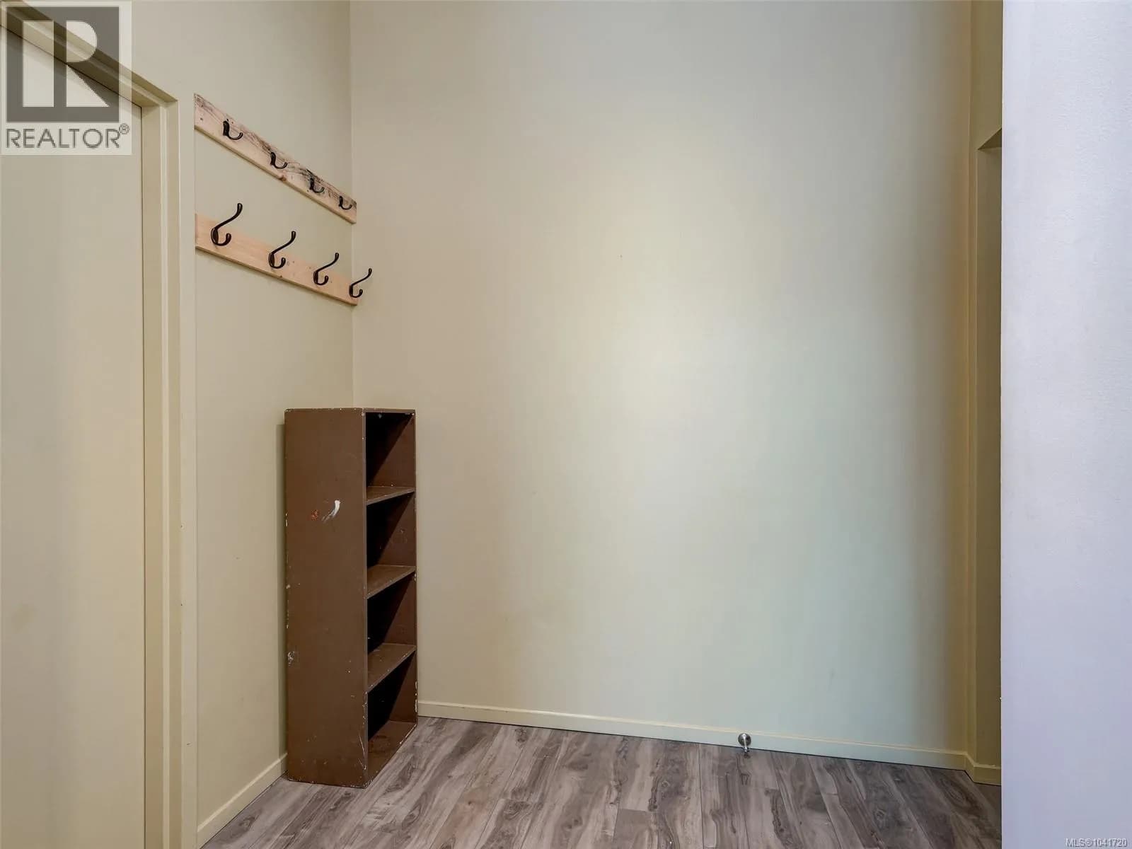 #315 1061 Fort St, Victoria, BC photo 5