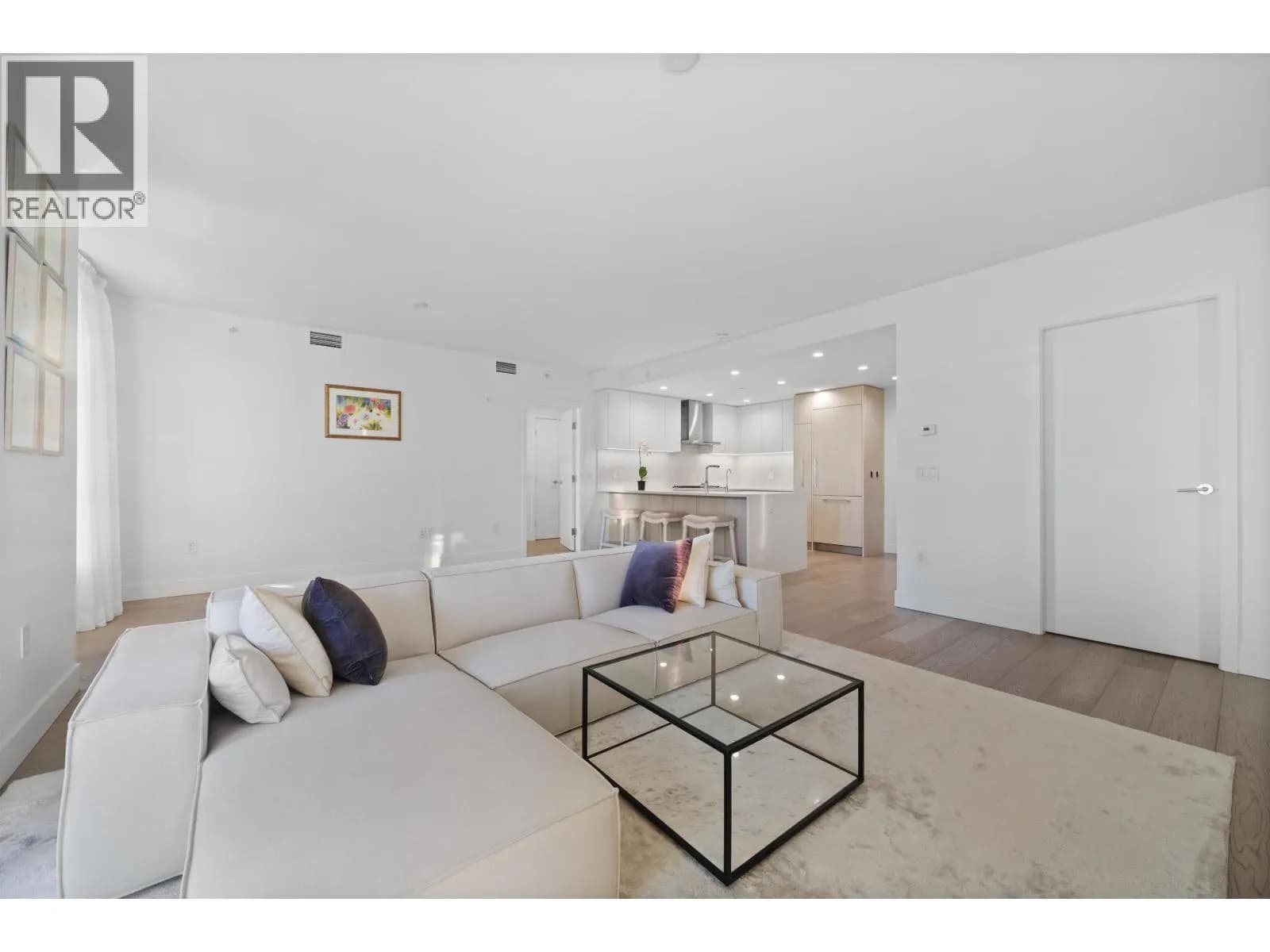 177 W 3RD STREET, North Vancouver